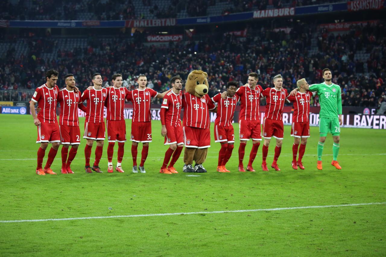 Equipo de fútbol FC Bayern Múnich en el Allianz Arena