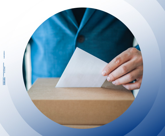 Persona votando